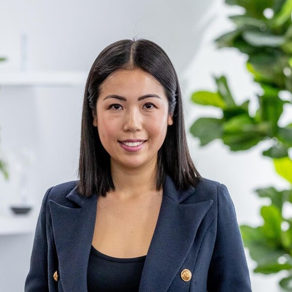 Angela  Chen